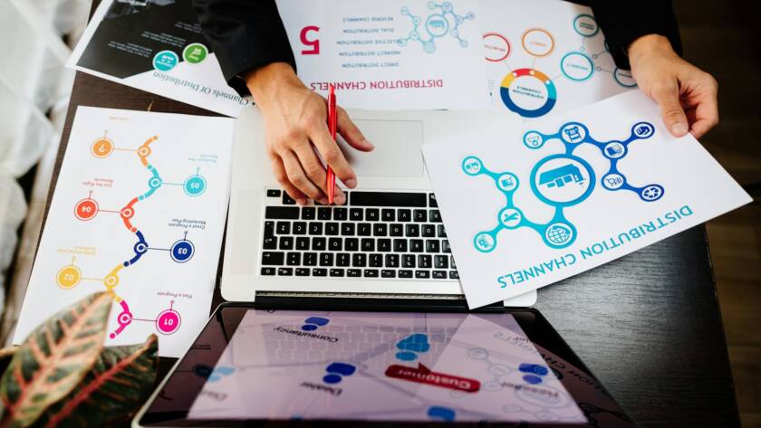 marketing manager making marketing distribution channels plan